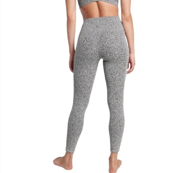 Athleta Salutation Stash II Textured 7/8 Tights Micro Cheetah Black/Sea Salt XS - Picture 4 of 12